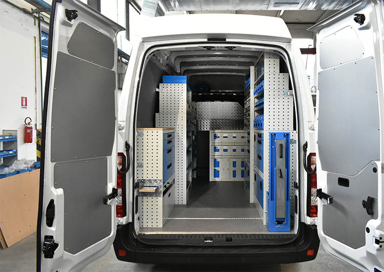 Movano arredato da Syncro con componenti Ultra Friuli