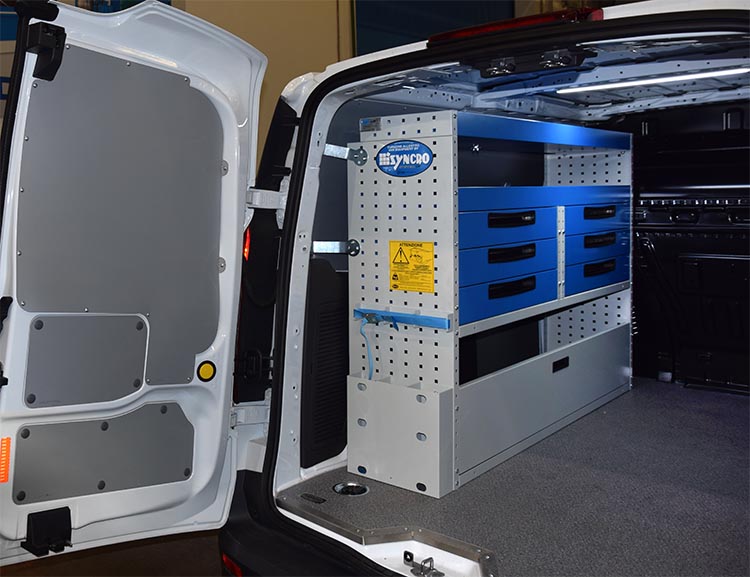 Parete sinistra Connect con vani aperti e con antina, cassetti e accessori Syncro Friuli