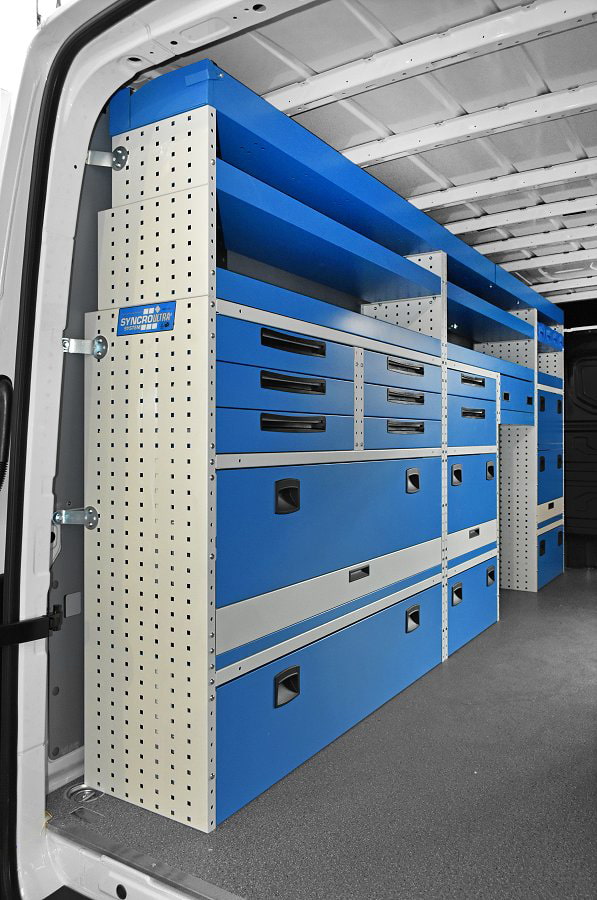 Parete con cassetti e ripiani per furgone MAN TGE L4H3 da Syncro System Friuli