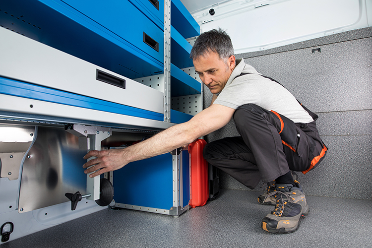 Fermavaligie con cricchetto in uso Syncro Friuli