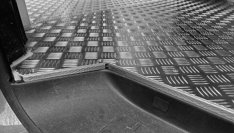 bordi in acciaio inox per pianale accoppiato Syncro Friuli